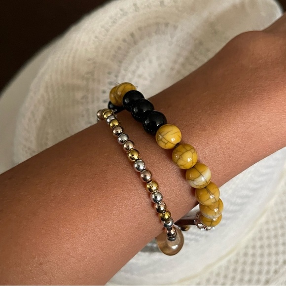 2 Handmade Bracelets stretch - Picture 3 of 5